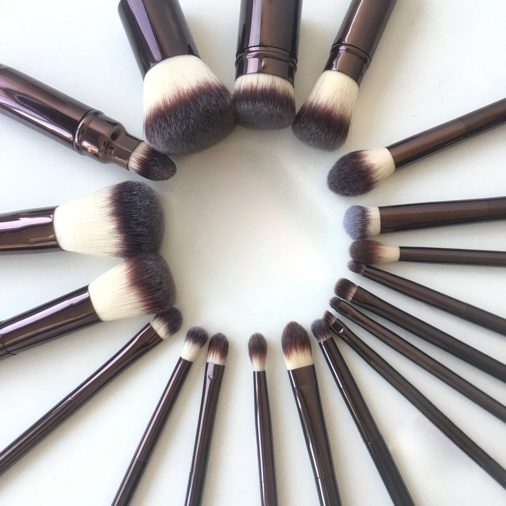NoviaGlow Pro Makeup Brush – Foundation, Contour & Blush Applicator
