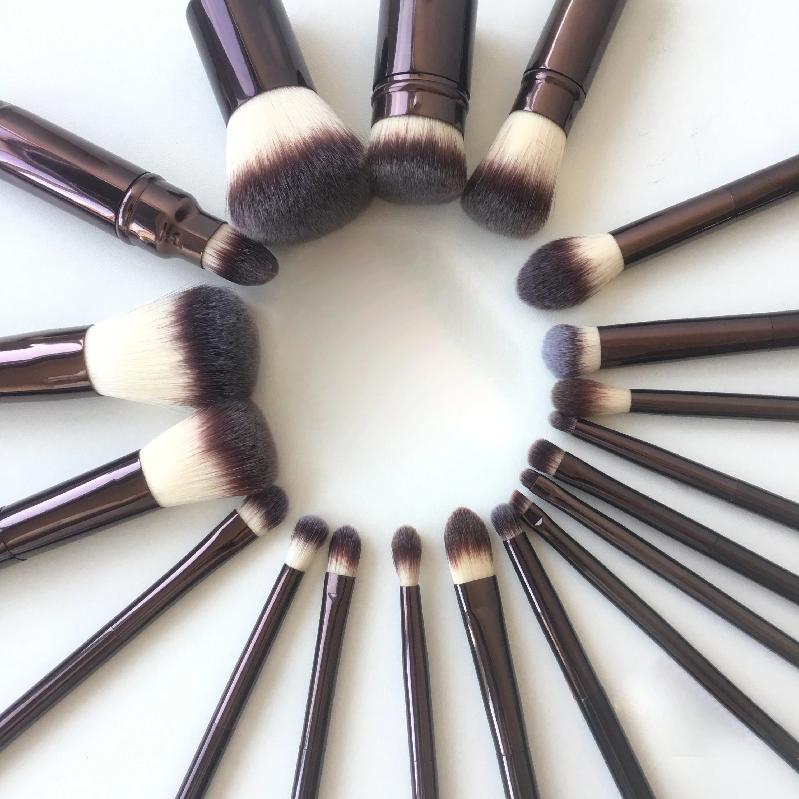 NoviaGlow Pro Makeup Brush – Foundation, Contour & Blush Applicator
