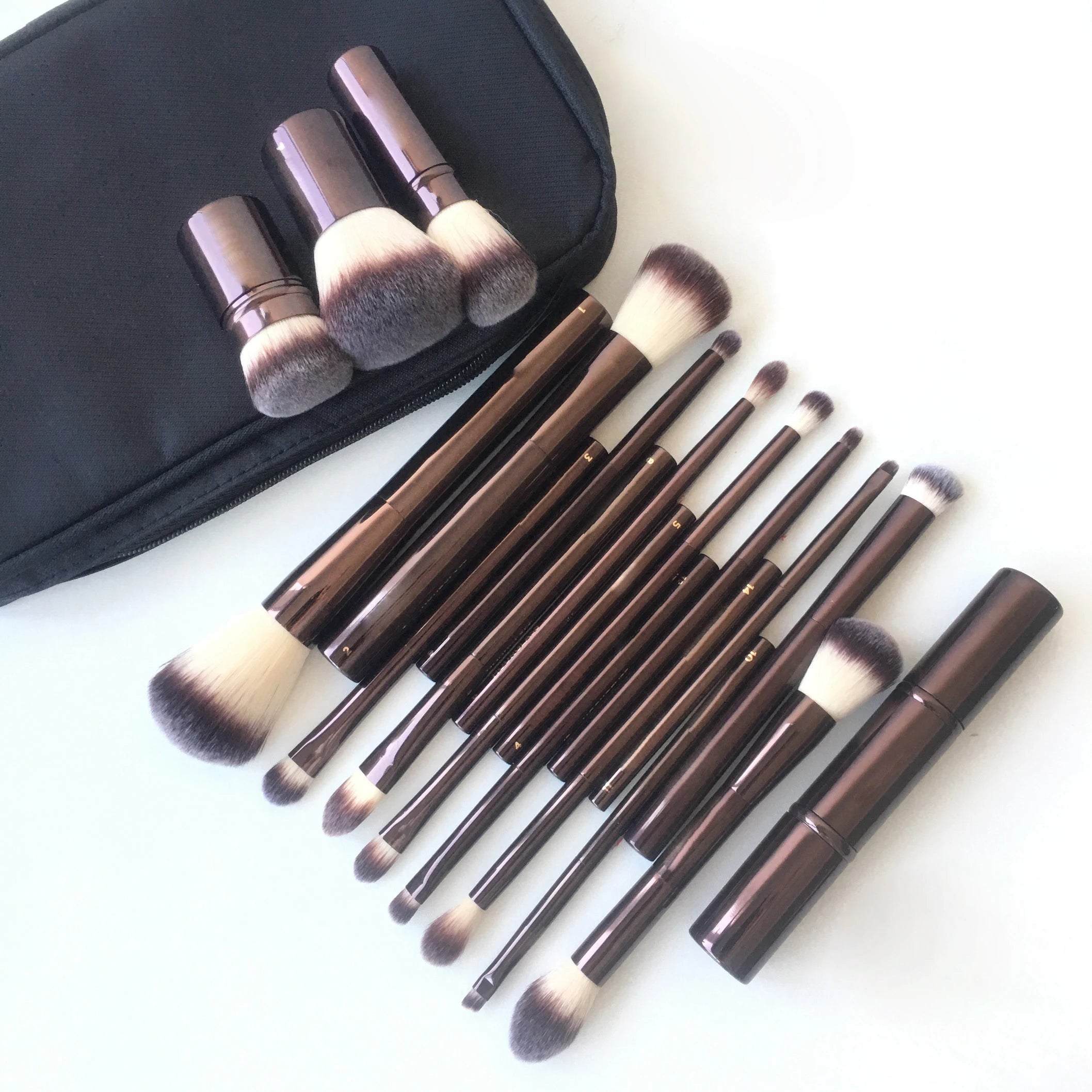 NoviaGlow Pro Makeup Brush – Foundation, Contour & Blush Applicator