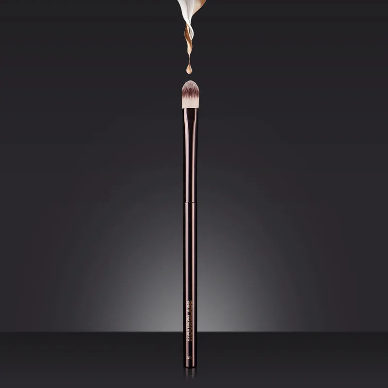 NoviaGlow Pro Makeup Brush – Foundation, Contour & Blush Applicator