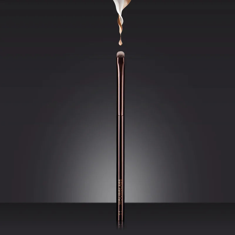 NoviaGlow Pro Makeup Brush – Foundation, Contour & Blush Applicator