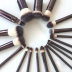 NoviaGlow Pro Makeup Brush – Foundation, Contour & Blush Applicator