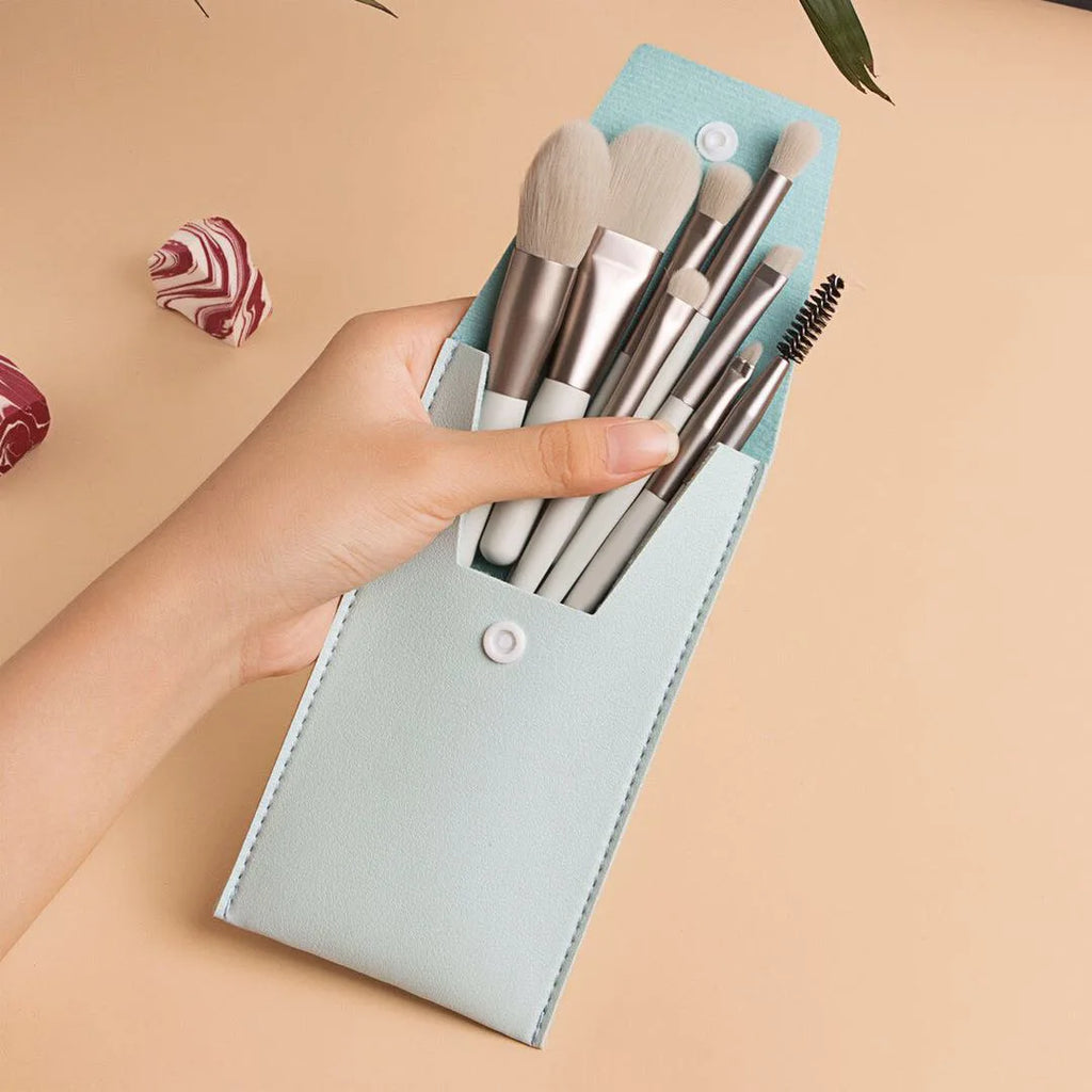 NoviaGlow Portable 8pcs Makeup Brush Set – Soft Synthetic Brushes for Foundation, Concealer, Blush, Powder & Eyeshadow | Compact Travel Beauty Kit